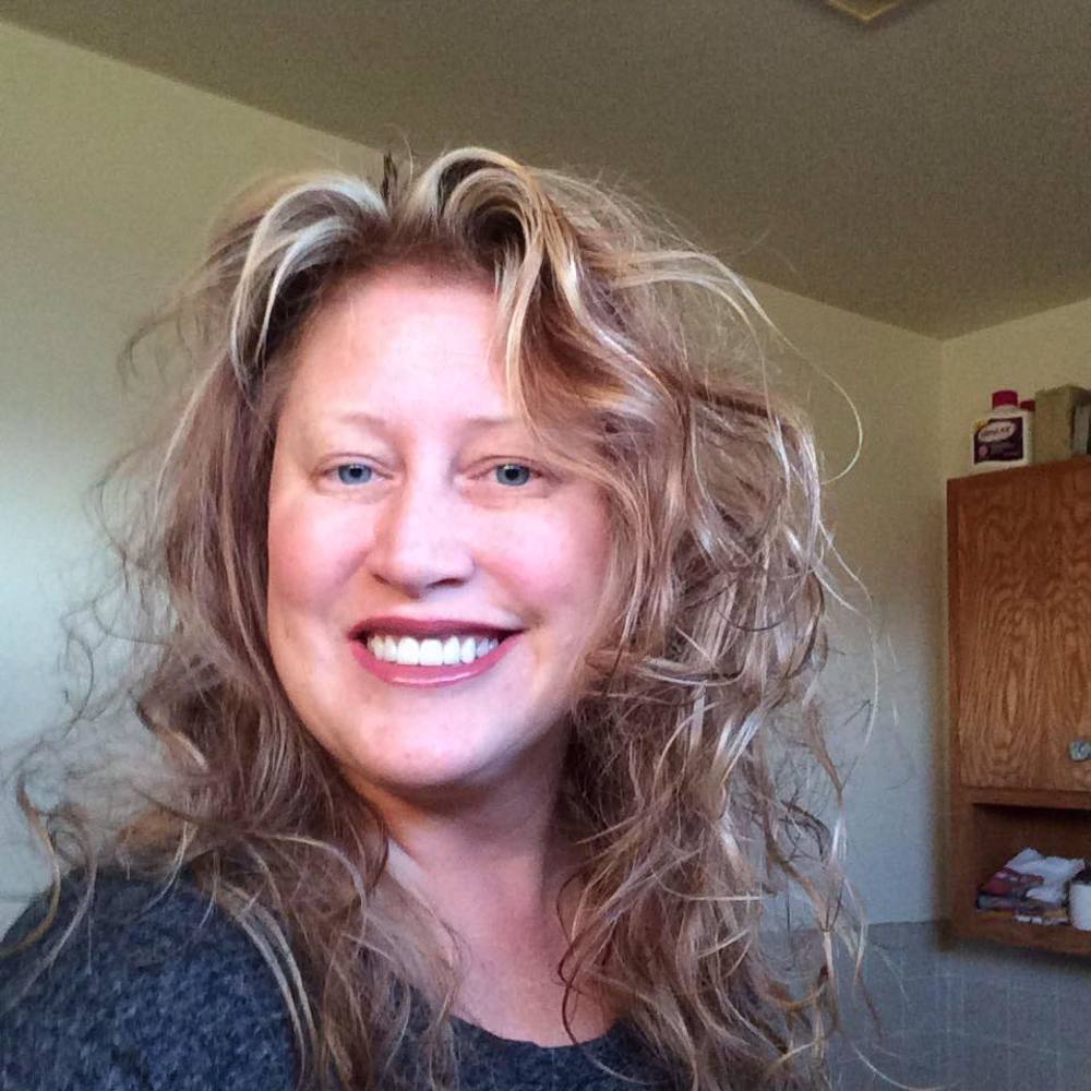 Meet your Posher, Kira